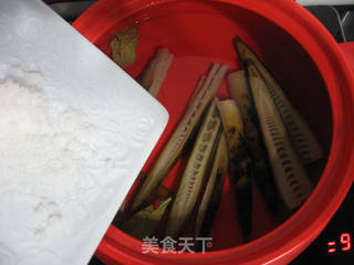 话梅手剥笋的做法步骤:4