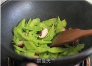 给肠胃减减负,夏日清爽菜——香菇荷兰豆小炒的做法步骤:6