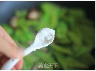给肠胃减减负,夏日清爽菜——香菇荷兰豆小炒的做法步骤:7