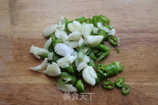 杭椒大蒜拌虾皮的做法步骤:3