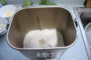 薄荷牛奶面包的做法步骤:2
