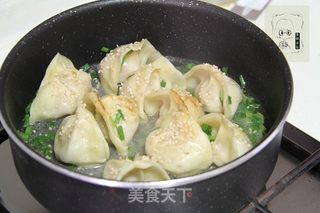 自制锅贴的做法步骤:5