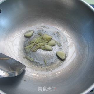 爆炒蛏子的做法步骤:3