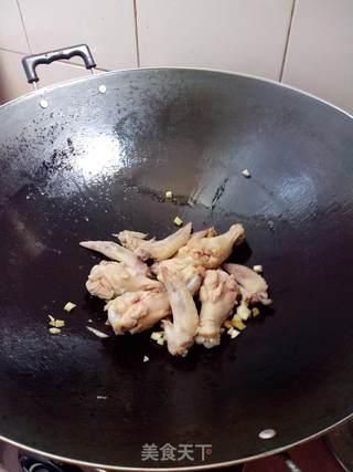 蚝油焖鸡翅的做法步骤:3