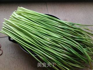 米饭杀手 腌蒜苔的做法步骤:2