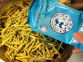 米饭杀手 腌蒜苔的做法步骤:5