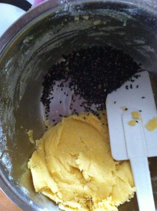 【黑芝麻饼干】的做法步骤:7