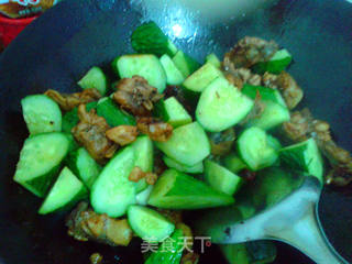 新吃法---鸡腿炖黄瓜的做法步骤:4