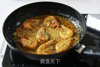 用泰式招牌菜拯救夏日味蕾——泰式咖喱虾的做法步骤:10