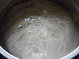 老坛酸菜肉丝米线-----轻松在家做的做法步骤:9