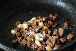 黑蒜子牛肉粒的做法步骤:8
