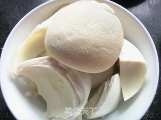 鹅蛋清炒豆腐的做法步骤：3