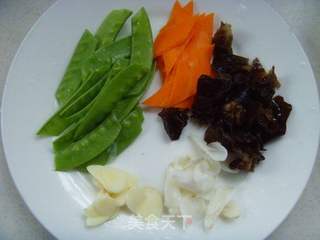 清香淡雅---荷塘小炒的做法步骤:2