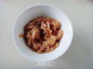 双椒鸡丝的做法步骤:2