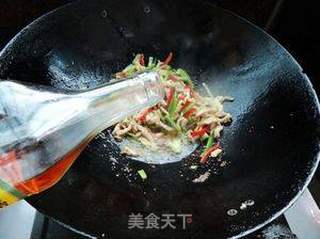 双椒鸡丝的做法步骤:6