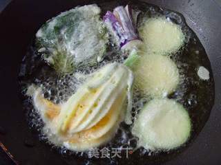 鲜嫩美味---炸天妇罗的做法步骤:7