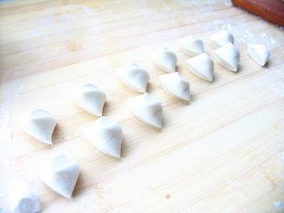 轻松自制有爱的营养早餐——鲜肉锅贴的做法步骤:6