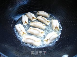 轻松自制有爱的营养早餐——鲜肉锅贴的做法步骤:11
