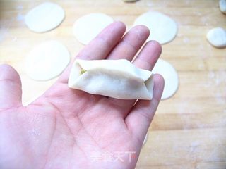 轻松自制有爱的营养早餐——鲜肉锅贴的做法步骤:9