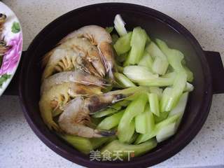 塔吉锅之西芹焖白虾的做法步骤:8