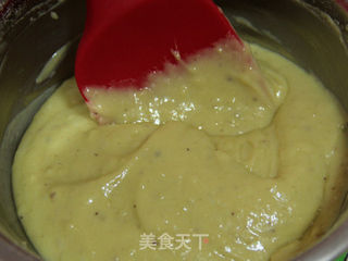 莓果酸奶戚风蛋糕的做法步骤:3