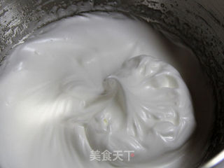 莓果酸奶戚风蛋糕的做法步骤:4