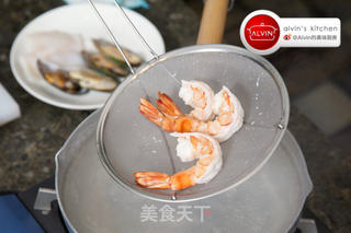 泰式海鲜沙拉的做法步骤:3