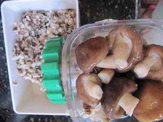 小白菜香菇虾饺的做法步骤：8