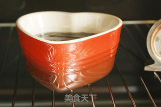 七夕节最具代表的暖心蛋糕——巧克力熔岩蛋糕的做法步骤:11