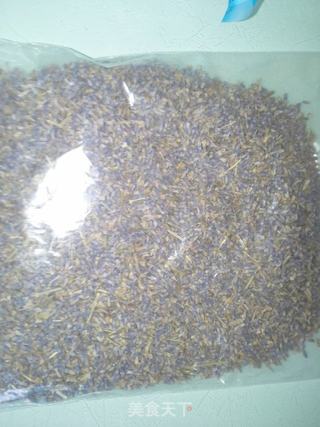 自制薰衣草露——保健助眠饮品的做法步骤:2