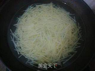 爽口小凉菜------【凉拌土豆丝】的做法步骤:5