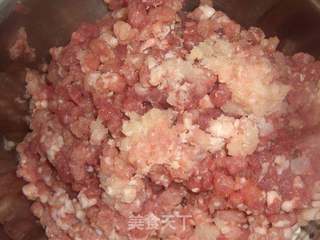 大白菜猪肉虾饺的做法步骤：2