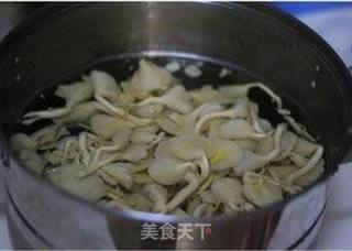 蘑菇最惹味儿的吃法——韩式炒蘑菇的做法步骤:3