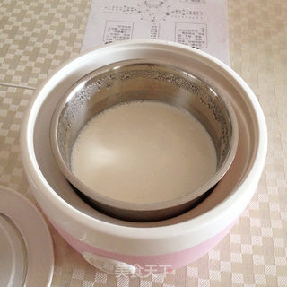 酸酸甜甜----芒果粒酸奶的做法步骤:6