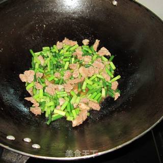 蒜苗丁炒肉的做法步骤：7