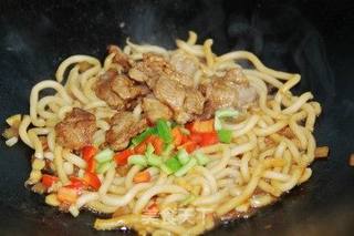 黑椒猪肉炒乌冬面的做法步骤:10