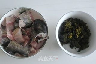 让你胃口大开i的下饭菜——冬高菜烧鱼块的做法步骤：2