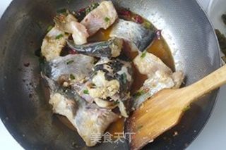 让你胃口大开i的下饭菜——冬高菜烧鱼块的做法步骤:7