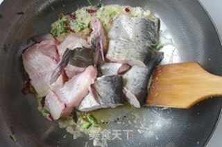 让你胃口大开i的下饭菜——冬高菜烧鱼块的做法步骤:6
