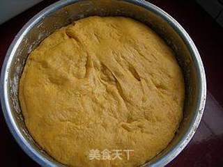 南瓜枣泥菊花面包的做法步骤:5