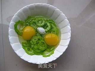 清热解暑菜---苦瓜煎蛋的做法步骤:5