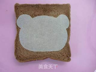 可爱的早餐---轻松小熊面包片的做法步骤:3