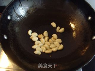 奇香蒜子焖鸭的做法步骤：3