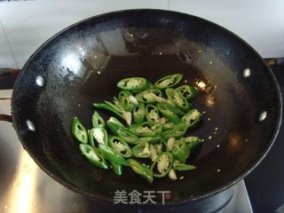 小炒腊肉皮的做法步骤：7