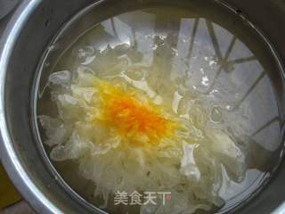 银耳冬瓜糖水的做法步骤:2