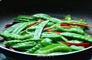 清炒荷兰豆的做法步骤:7