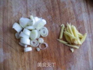 秋季养生素菜----豆芽炒粉条的做法步骤:4