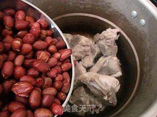 入秋的营养好汤--------【花生玉米排骨汤】的做法步骤:5
