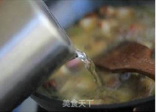 大热天吃香而不腻五花肉的完美做法——杏鲍菇韩味红烧肉的做法步骤:7