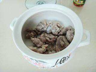 南瓜薏米骨头汤的做法步骤:3